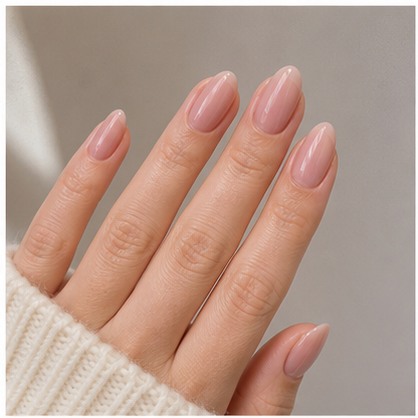 Manicura semipermanente en tonos nude