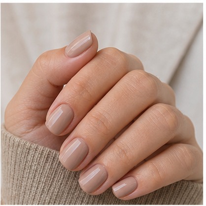 Uñas soft gel con diseño delicado