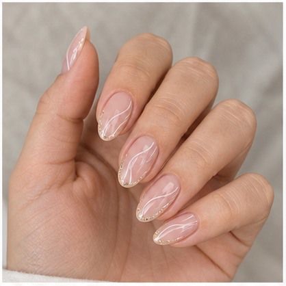 Uñas con nail art delicado